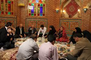 دورهم‌ بودن خانواده‌هاي ايراني