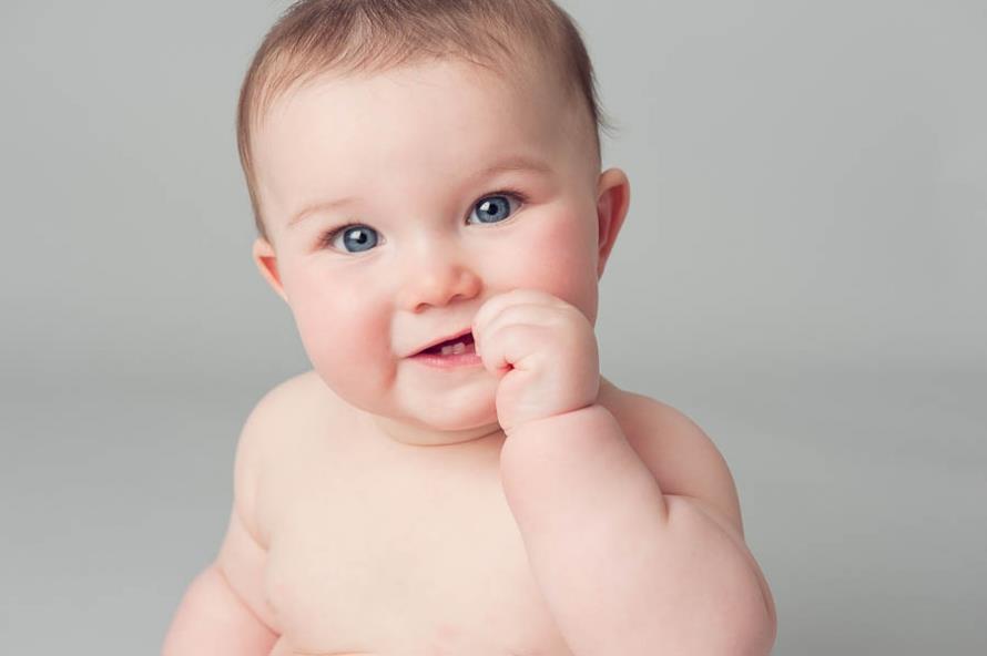 رشد کودک: کودک 8 ماهه ی شما